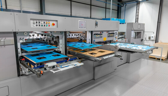 Die-cutting machine with tools of the calibration tool package for all stations. Die-cutting, stripping and blanking.  | © Marbach Group