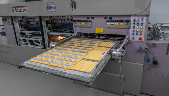 Schulungswerkzeug Rillplattenform | Marbach Academy | © Marbach Group Schulungswerkzeug Rillplattenform für die Schulung Stanzen von Zigaretenverpackungen an der Marbach Academy | © Marbach Group