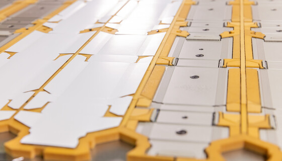 Rillplattenform mit Zigarettenverpackung | Marbach Academy | © Marbach Group Rillplattenform mit Zuschnitt einer Zigarettenverpackung an der Marbach Academy | © Marbach Group