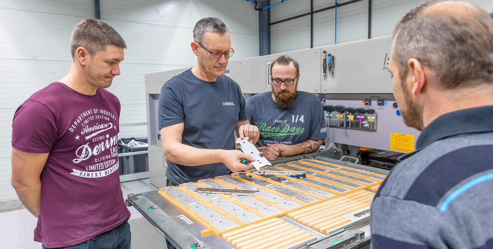 Crease plate die in use during tobacco training at the Marbach Academy | © Marbach Group
