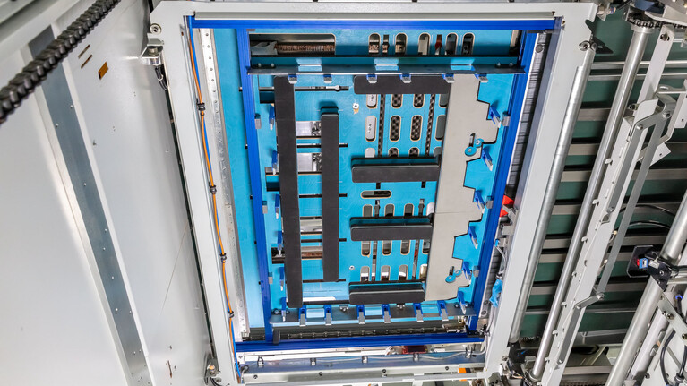 Underside of the universal sheet delivery in the blanking station | © Marbach Group