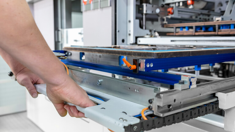 Female blanking tool lightblanker in die-cutter | © Marbach Group