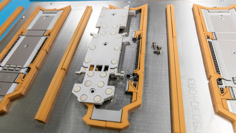 rillplattenform|+ zur Herstellung von Zigarettenverpackungen mit Elasto-Puffern | © Marbach Group