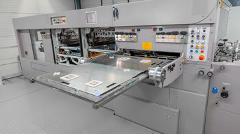 Calibration tool for calibrating the cutting-die to the counter plate in a paperboard cutting-die | © Marbach Group