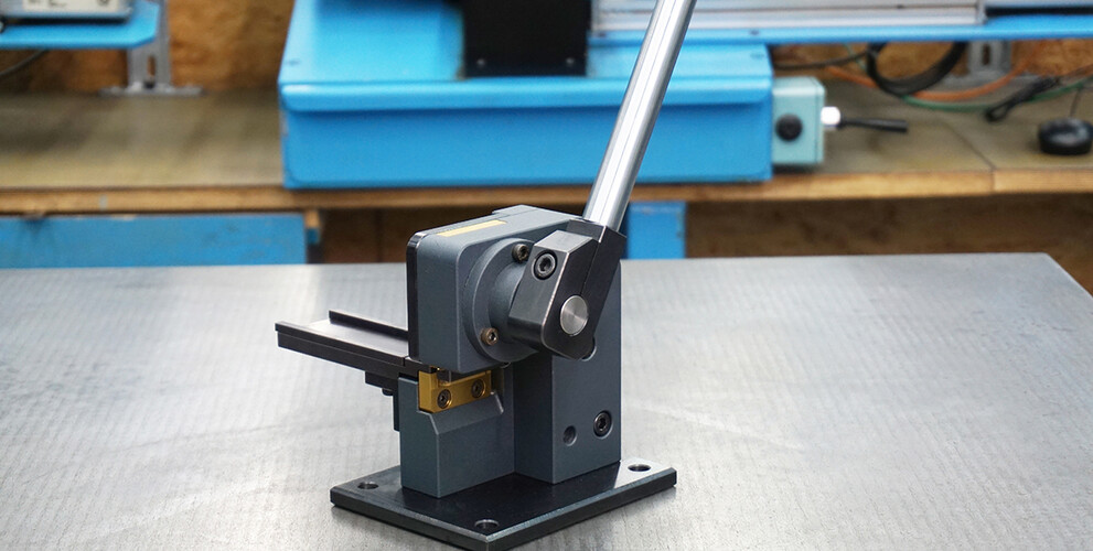 mcut|round hand tool for cutting defined radii at the ends of flat and rotary creasing rules from Marbach Die Supplies. | © Marbach Group