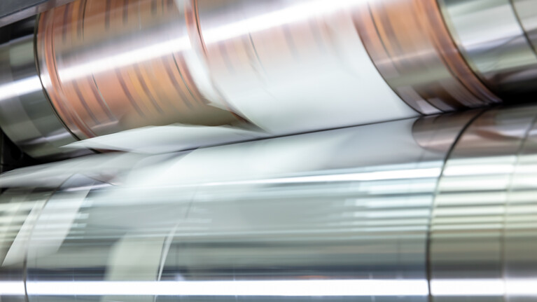 Mehr Performance in der Produktion von Zigarettenverpackungen mit rotativem Schneidwerkzeug aus Stahl von Marbach | © Marbach Group