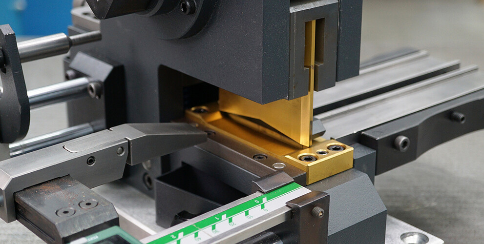 Cutting, nose cutting and notching in one device with the mcut|multi from Marbach Die Supplies  | © Marbach Group