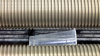 rim-rolling screws for drinking cups