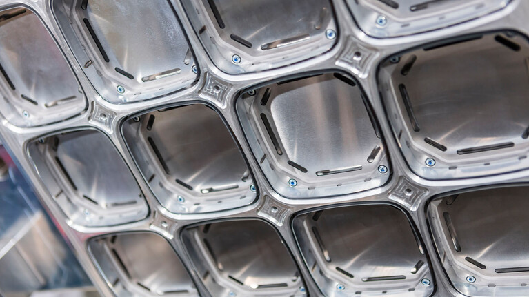 The Silverline 23.8 steel-rule with floating knives provides a long tool life for Marbach thermoforming tools through a lower need of cutting force