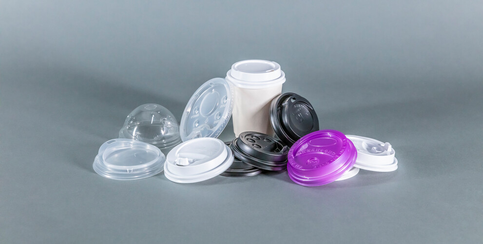 Mit den Thermoformwerkzeugen von Marbach können Sie alle Arten von to go Bechern problemlos herstellen. Effizient, funktional und schick. Jetzt informieren. | © Marbach Group