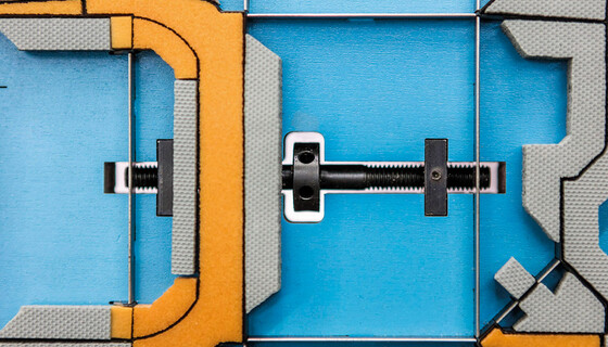 cutting-die register adjustment