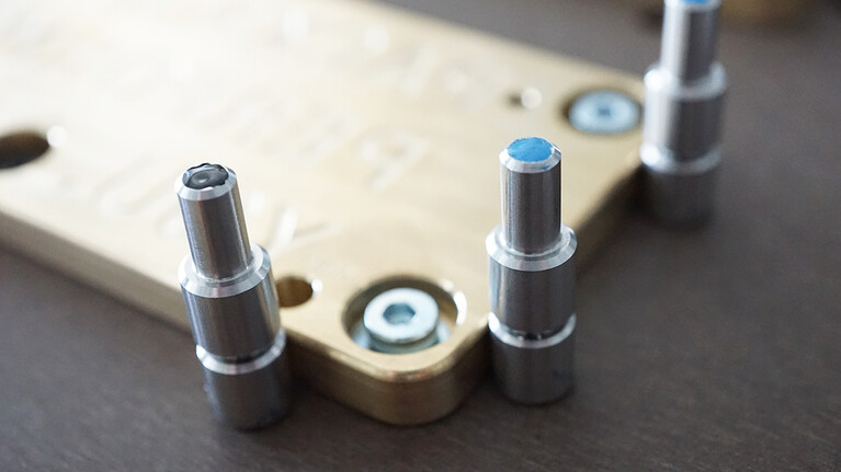 Marbach Präge-Einpass-System IV