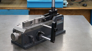 mbend: The manual bending device to optimize bending processes.
