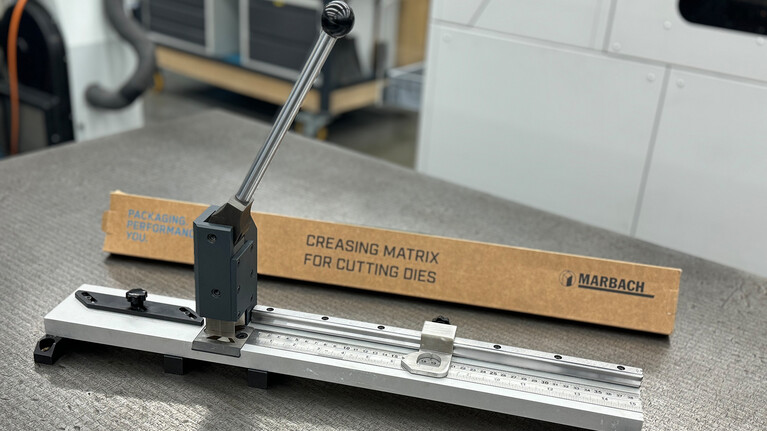 mcut|matrix Handgerät zum Schneiden von Rillkanalzurichtungen von Marbach Die Supplies | © Marbach Group