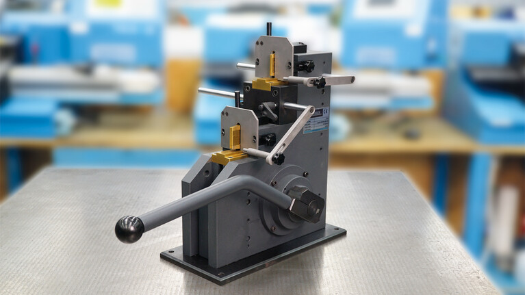 mcut|notch-duo: device for notching rule materials in diemaking | © Marbach Group