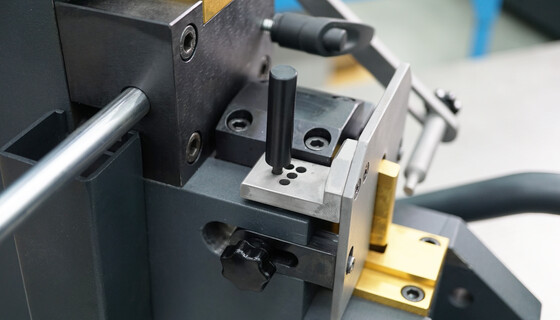 mcut|notch-duo: device for notching rule materials in diemaking | © Marbach Group