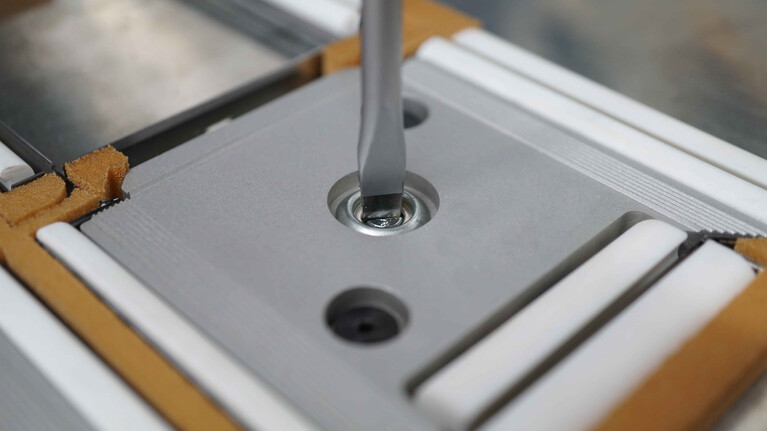 Schnellverschraubung für Rillplatten – effizient, einfach, flexibel. | © Marbach Group