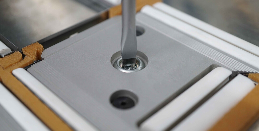 Schnellverschraubung für Rillplatten – effizient, einfach, flexibel. | © Marbach Group