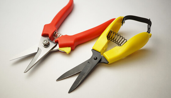 Scheren zum einfachen und sicheren Schneiden von Gummi. | © Marbach Group