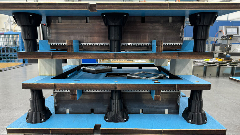 Marbach honeycomb board die-cutting on both sides. for fast and precise die-cutting of honeycomb board. | © Marbach Group