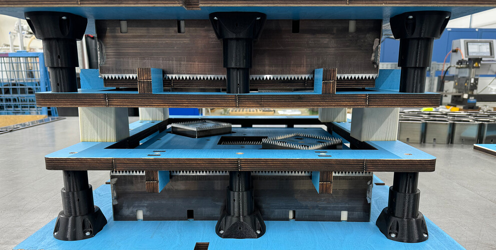 Marbach honeycomb board die-cutting on both sides. for fast and precise die-cutting of honeycomb board. | © Marbach Group