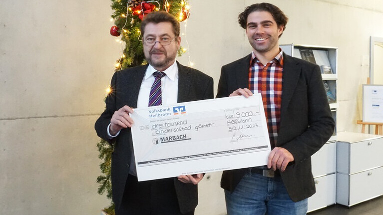 Marbach Weihnachtsspende 2017. Übergabe Scheck von Herrn Marbach an das Kindersolbad. Christmas donation 2017 Cheque.