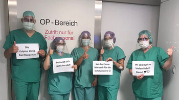 Vulipusklinik sagt Danke für Gesichtsschilder Spende. 